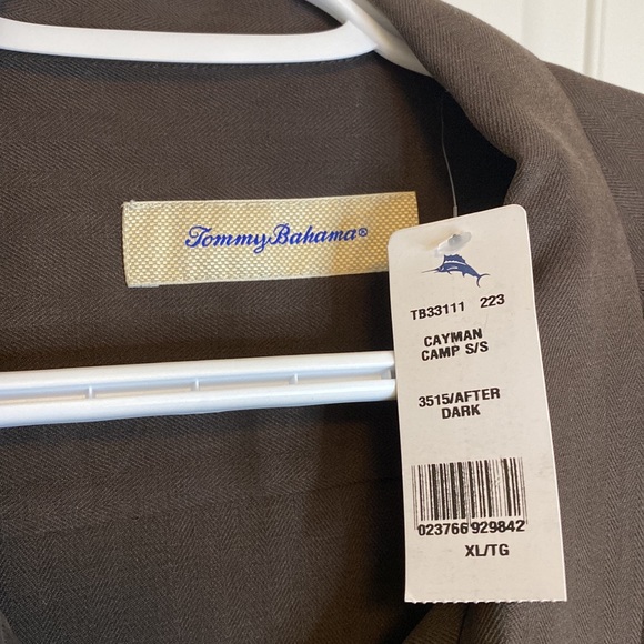 NWT Men’s Tommy Bahama Short Sleeve Button Down shirt - Picture 2 of 4